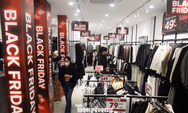 Black Friday giảm giá 'sốc' 90% vẫn ế chỏng ế chơ