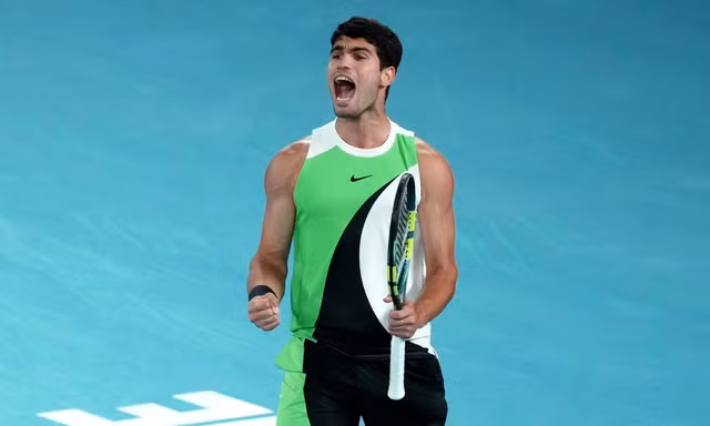 Alcaraz thắng ngược Djokovic, giành Australian Open lần đầu tiên
