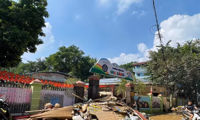 Nhiều trường mầm non ở Thái Nguyên tan hoang, bùn đất phủ kín sau bão lũ
