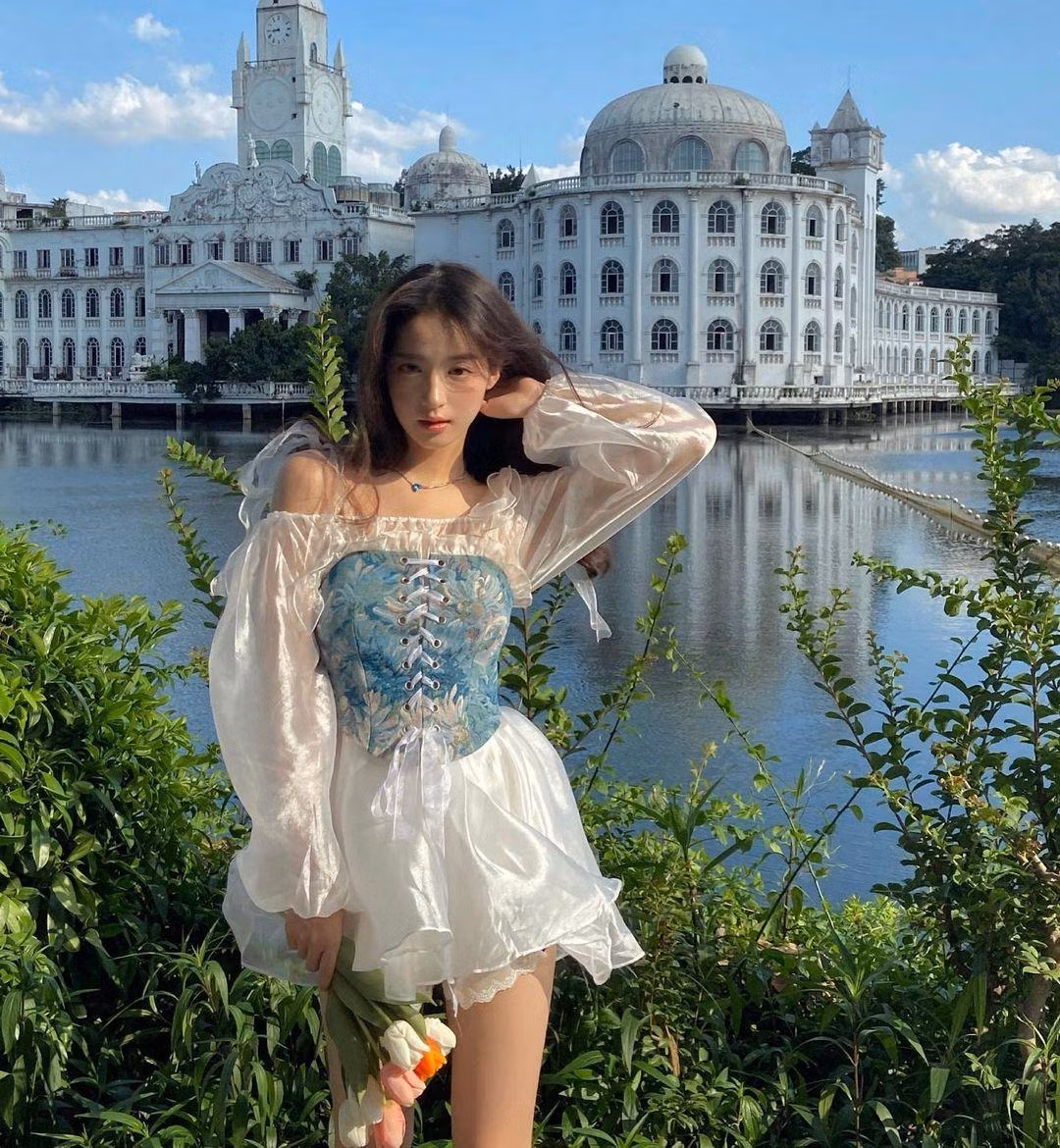 Xinh đẹp với thần thái cuốn hút, nữ sinh 10x được dân mạng gọi là "thiên thần bóng rổ" xứ Trung.