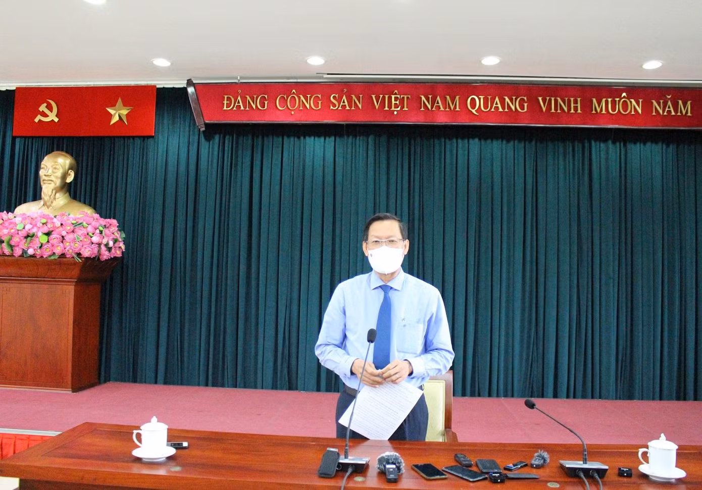 Tân Chủ tịch TPHCM trăn trở trước những khó khăn của nhân dân thành phố đang phải đối mặt vì dịch bệnh.