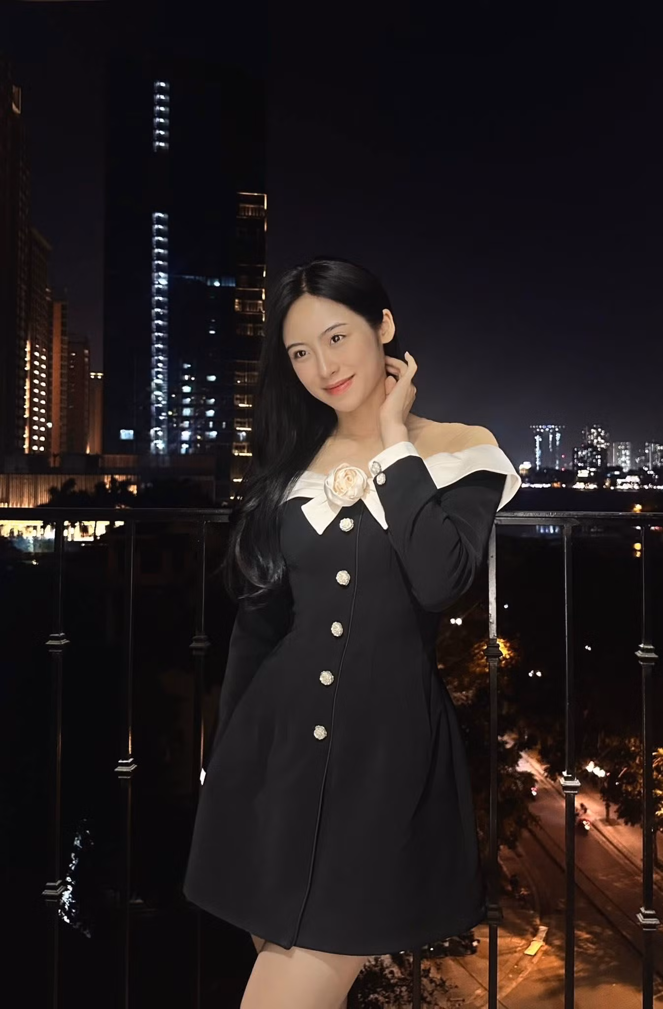 "Tôi luôn cảm giác mình được che chở, tự tin hơn khi ở gần Hoa hậu Hà Trúc Linh", Vân Nhi nói.