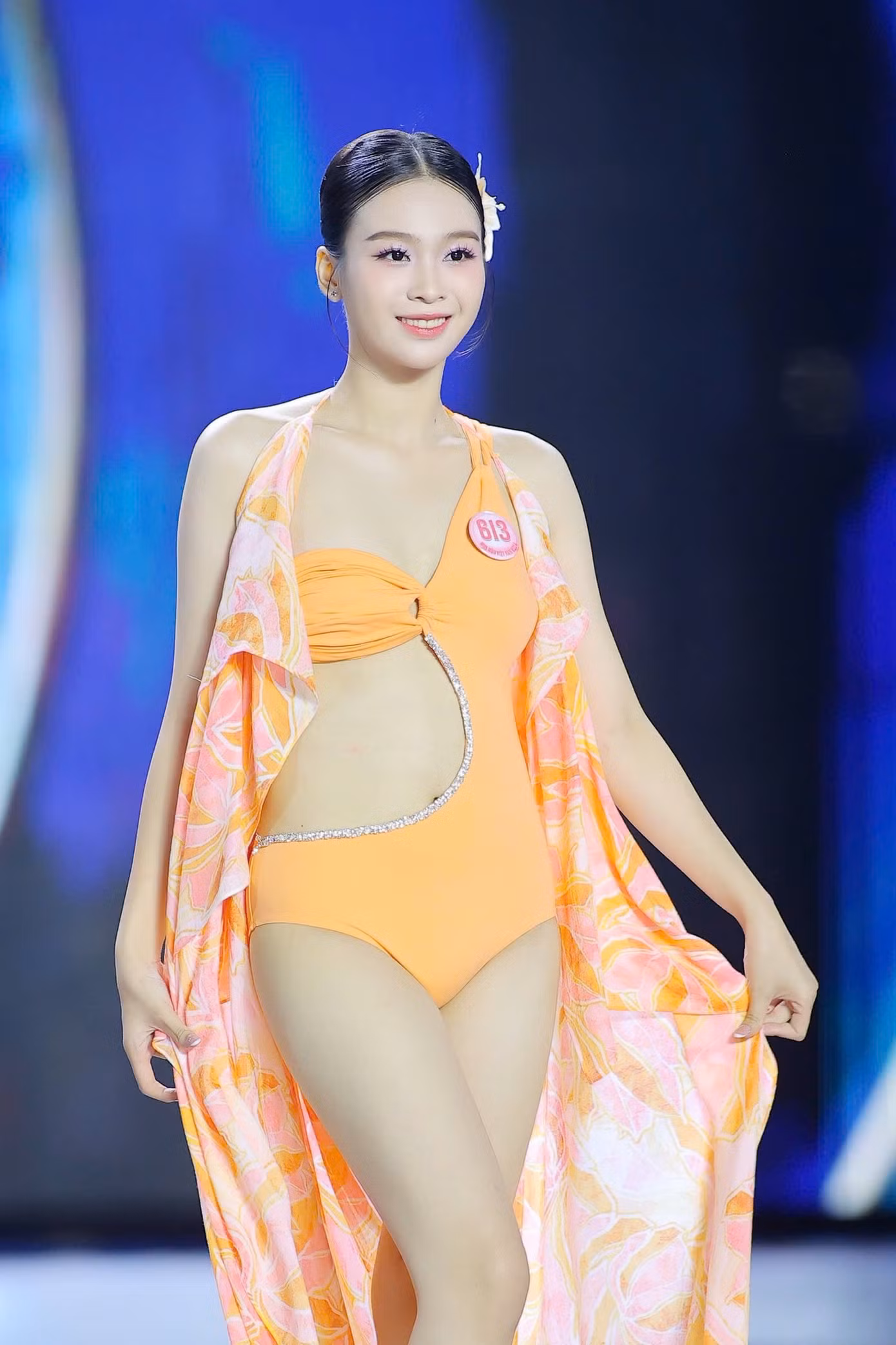 Thí sinh Lê Hoàng Khánh Linh sở hữu chiều cao 1,69 m, số đo ba vòng 81-62-92 cm.