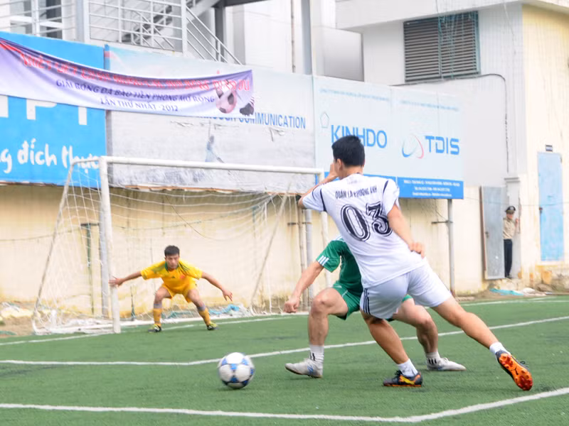 Với sức mạnh và kỹ thuật vượt trội, đội Công ty Phương Anh đã ghi liên tiếp 6 bàng thắng vào lưới đội A87