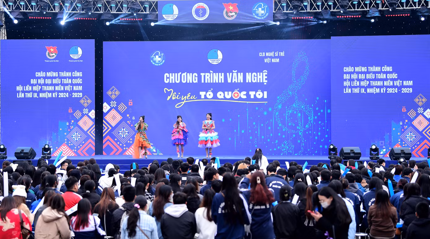 Chương trình văn nghệ "Tôi yêu Tổ quốc tôi". Ảnh: Xuân Tùng