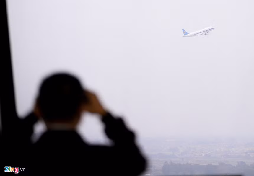 15 phút căng thẳng khi đón Air Force One của tổng thống Mỹ ảnh 2