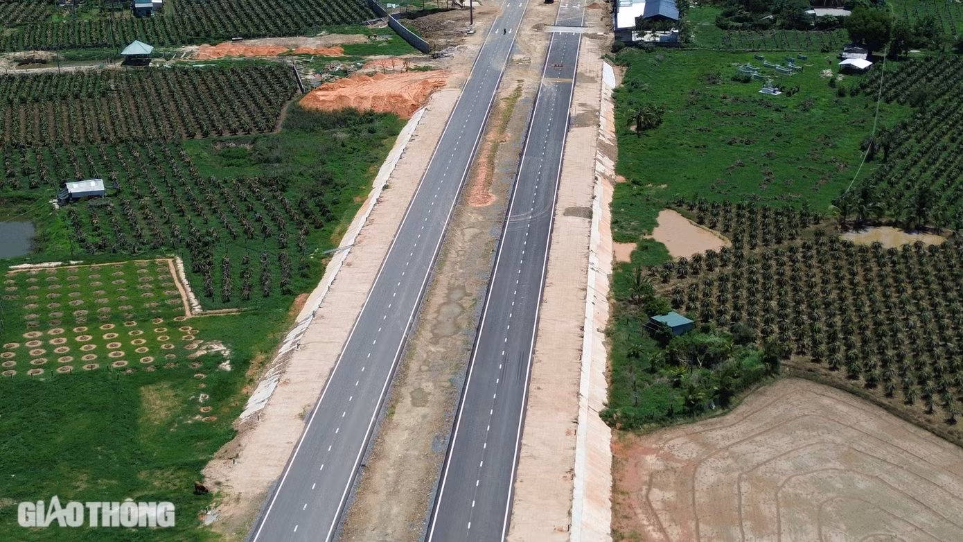 Theo thiết kế phê duyệt, dự án được đầu tư xây dựng với quy mô chiều dài 7,7km. Chiều rộng nền đường 37m, chiều rộng mặt đường 16m. Trên tuyến làm mới 3 cầu bê tông cốt thép, đầu tư hệ thống thoát nước, cây xanh và hệ thống an toàn giao thông trên tuyến.