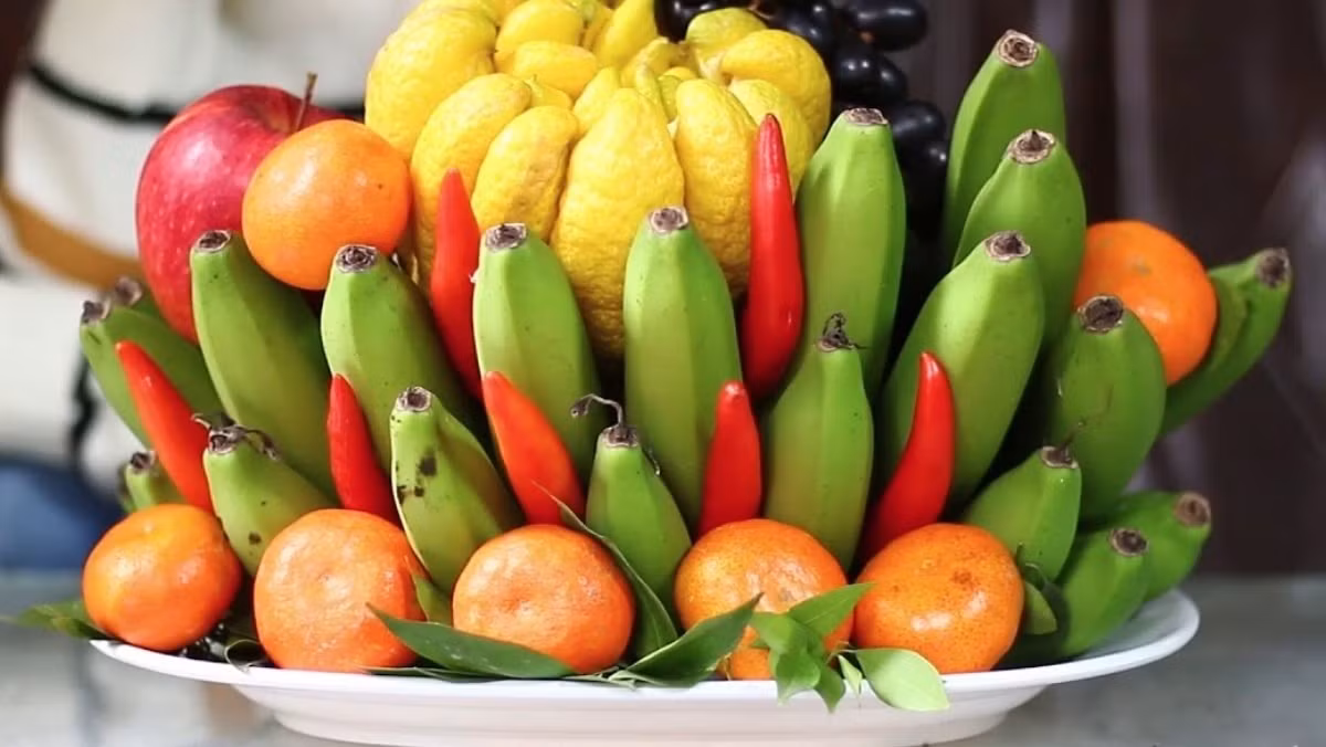 Chuối xanh bày mâm ngũ quả luôn “đắt khách” dịp cận Tết.