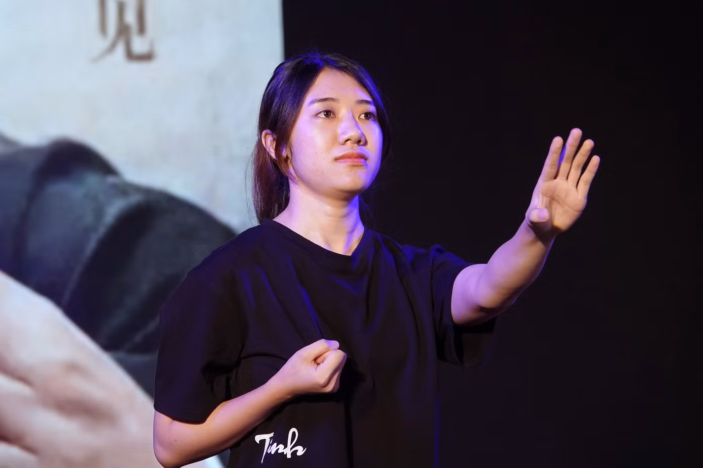 CLB Vịnh Xuân quyền của Học viện Quân y giới thiệu với tân học viên về quyền pháp Vịnh Xuân.