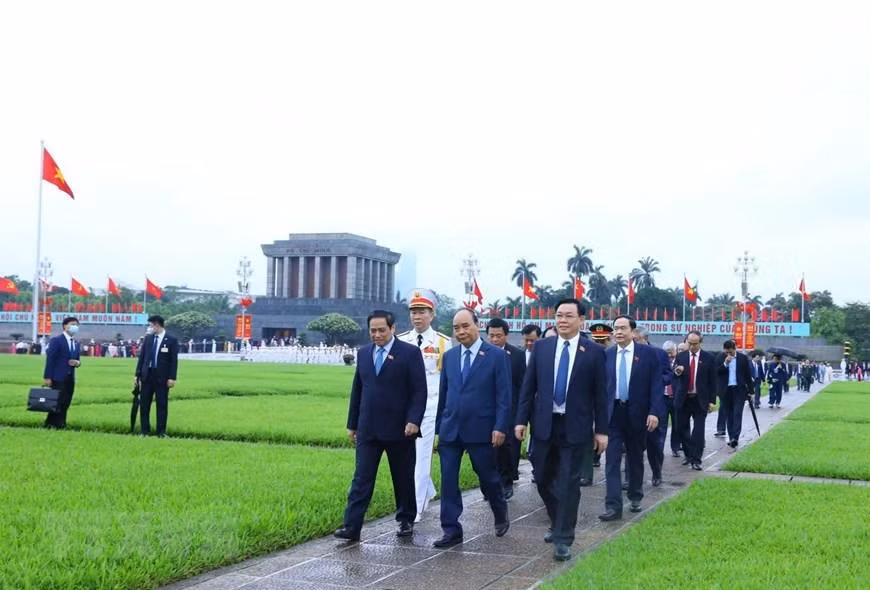 Lãnh đạo Đảng, Nhà nước sang Nhà Quốc hội để dự phiên khai mạc kỳ họp. (Ảnh: Văn Điệp/TTXVN) Lãnh đạo Đảng, Nhà nước sang Nhà Quốc hội để dự phiên khai mạc kỳ họp. (Ảnh: Văn Điệp/TTXVN)