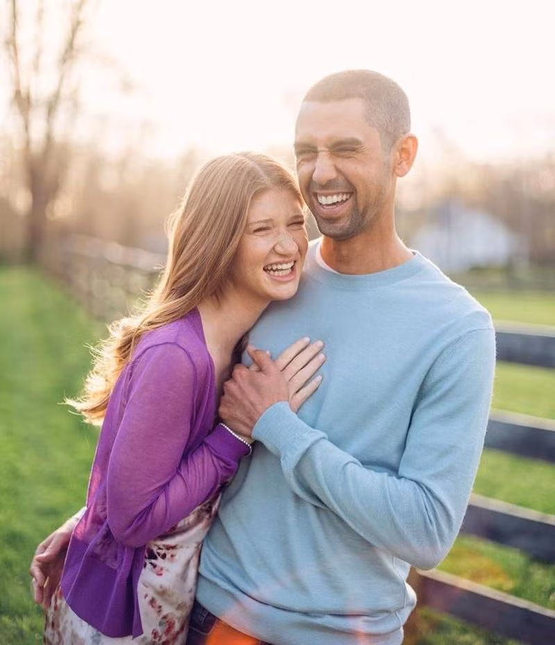 Vợ chồng Nayel Nassar và Jennifer Gates đều có sở thích dành cho những chú ngựa. Hai người gặp nhau trên trường đua và nhanh chóng trở thành bạn bè trước khi hẹn hò. "Đua ngựa chỉ là một phần trong cuộc sống của chúng tôi, nhưng cả hai đều yêu thích môn thể thao này. Anh ấy là vận động viên chuyên nghiệp còn tôi chỉ chơi nghiệp dư. Việc chúng tôi có thể chia sẻ tình yêu và niềm đam mê cưỡi ngựa thật với nhau tuyệt vời”, Jennifer nói với CNN.