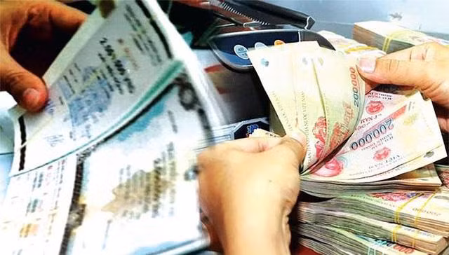 Giữa bối cảnh thị trường trái phiếu doanh nghiệp Việt Nam tăng "nóng", Thủ tướng chỉ đạo Bộ Tài Chính thanh, kiểm tra việc phát hành, sử dụng vốn thu được từ trái phiếu doanh nghiệp, nhất là trái phiếu riêng lẻ của các doanh nghiệp BĐS cũng như ngân hàng có liên quan tới doanh nghiệp BĐS.