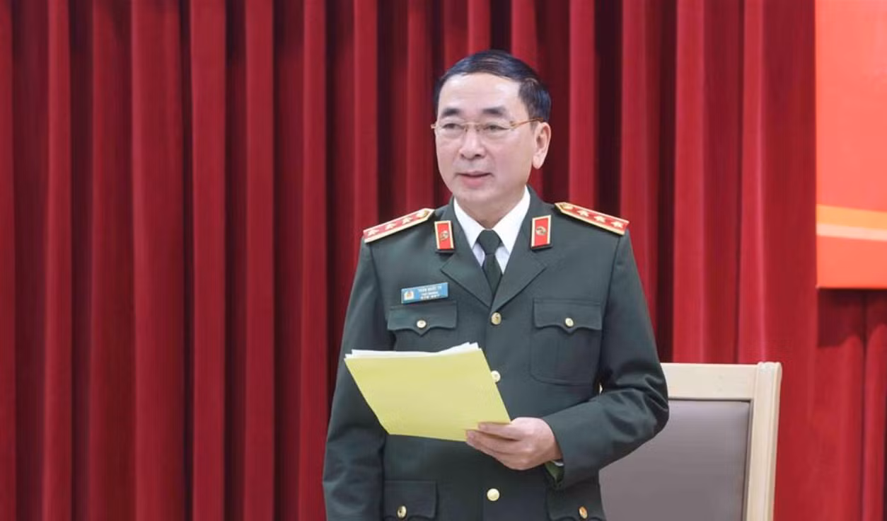 Thứ trưởng Trần Quốc Tỏ chủ trì họp báo.