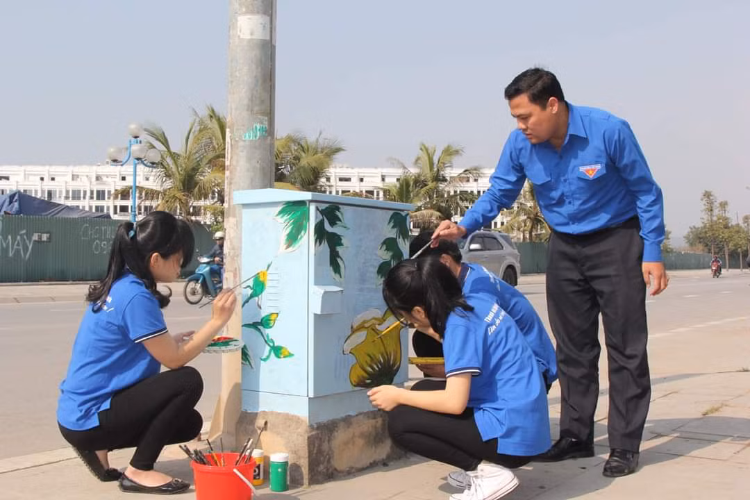 Những 'tủ tranh' đặc biệt trên phố Quảng Ninh ảnh 5