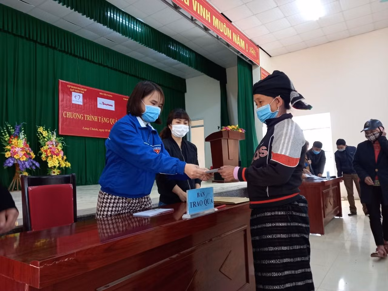 Chương trình trao quà Tết cho người nghèo của Quỹ Thiện Tâm phối hợp với báo Tiền Phong tại Thanh Hóa trong nhiều năm qua đã trao tận tay hàng nghìn suất quà cho các hộ nghèo.