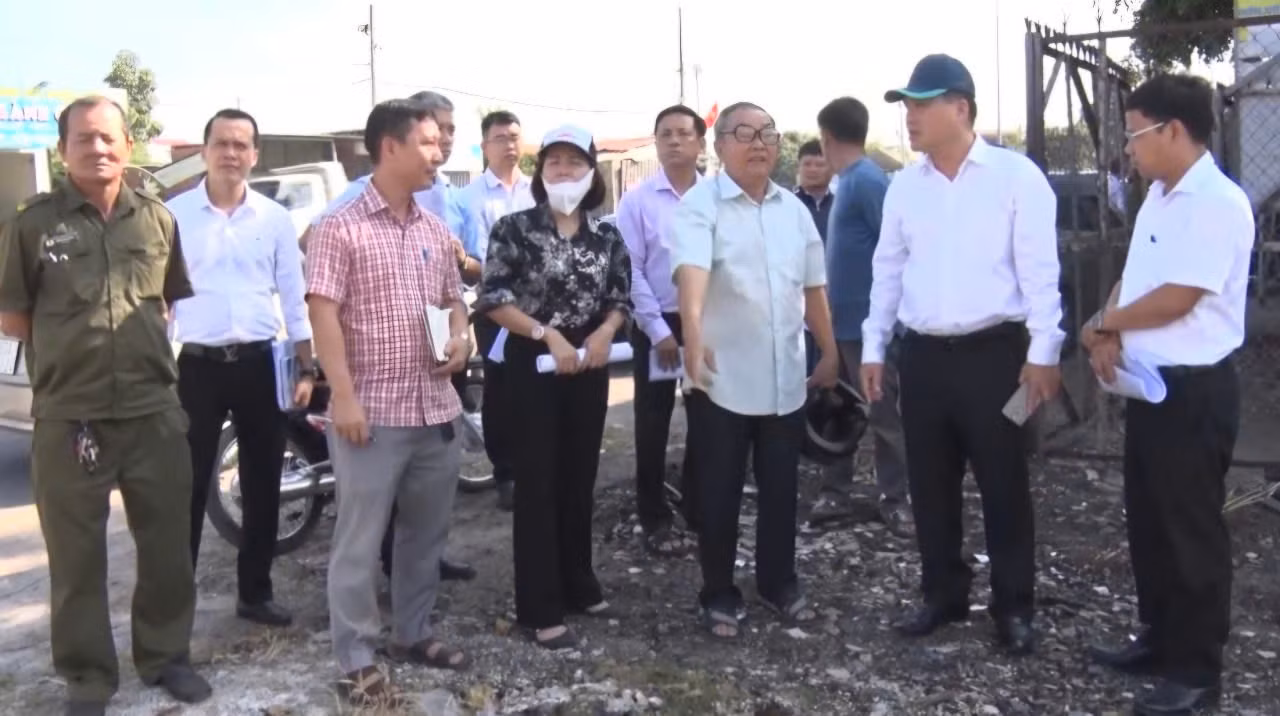 Cán bộ các cấp tại TP Biên Hòa thực hiện công tác vận động người bàn giao mặt bằng dự án