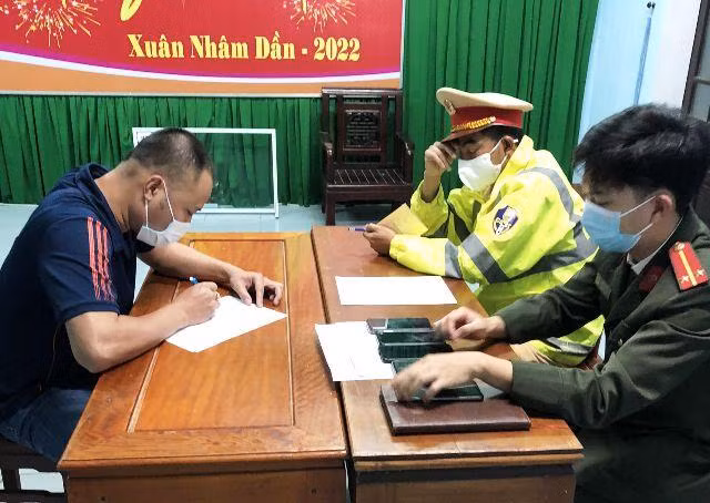 Phòng CSGT Công an TT-Huế phối hợp với các lực lượng nghiệp vụ làm rõ các đối tượng có hành vi nhập cảnh trái phép