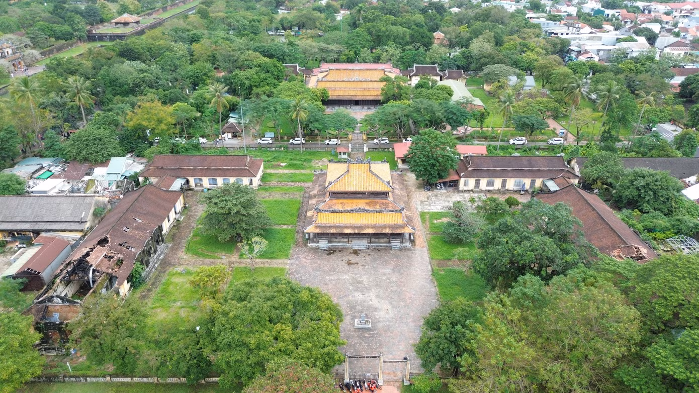 Khuôn viên di tích Quốc Tử Giám triều Nguyễn tại Huế nhìn từ trên cao.