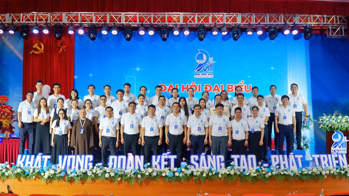 43 thành viên Ủy ban Hội LHTN Việt Nam tỉnh TT-Huế khóa VIII ra mắt tại Đại hội