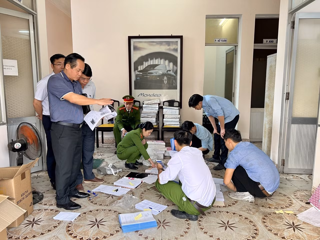 Trái với những gì ông Long khẳng định, theo điều tra của Công an TT-Huế, các lãnh đạo của Trung tâm Đăng kiểm tỉnh đã có hành vi nhận tiền hối lộ. Ảnh: CACC