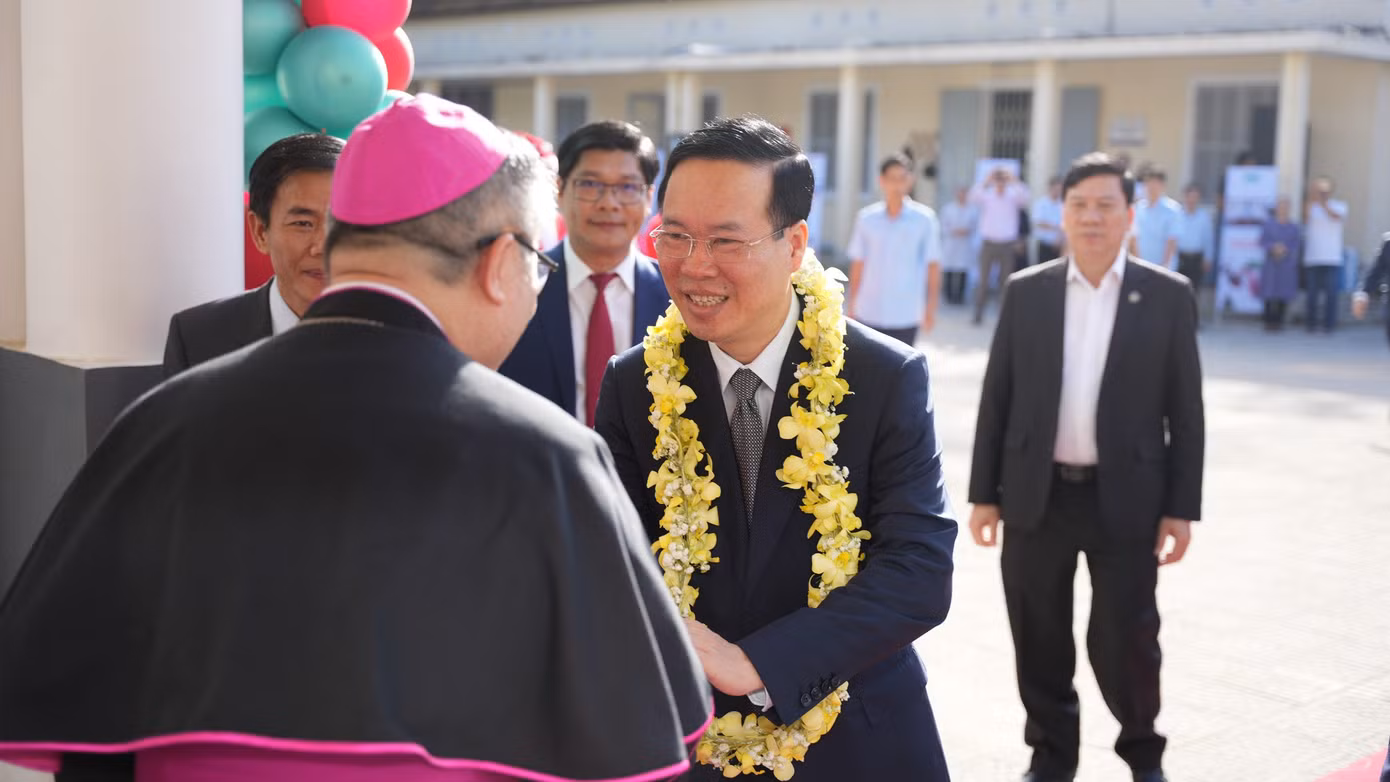 Chủ tịch nước Võ Văn Thưởng thăm và chúc mừng Tòa Tổng Giám mục Tổng Giáo phận Huế nhân dịp lễ Giáng sinh 2023.(Ảnh: N.H) Chủ tịch nước Võ Văn Thưởng thăm và chúc mừng Tòa Tổng Giám mục Tổng Giáo phận Huế nhân dịp lễ Giáng sinh 2023.(Ảnh: N.H)