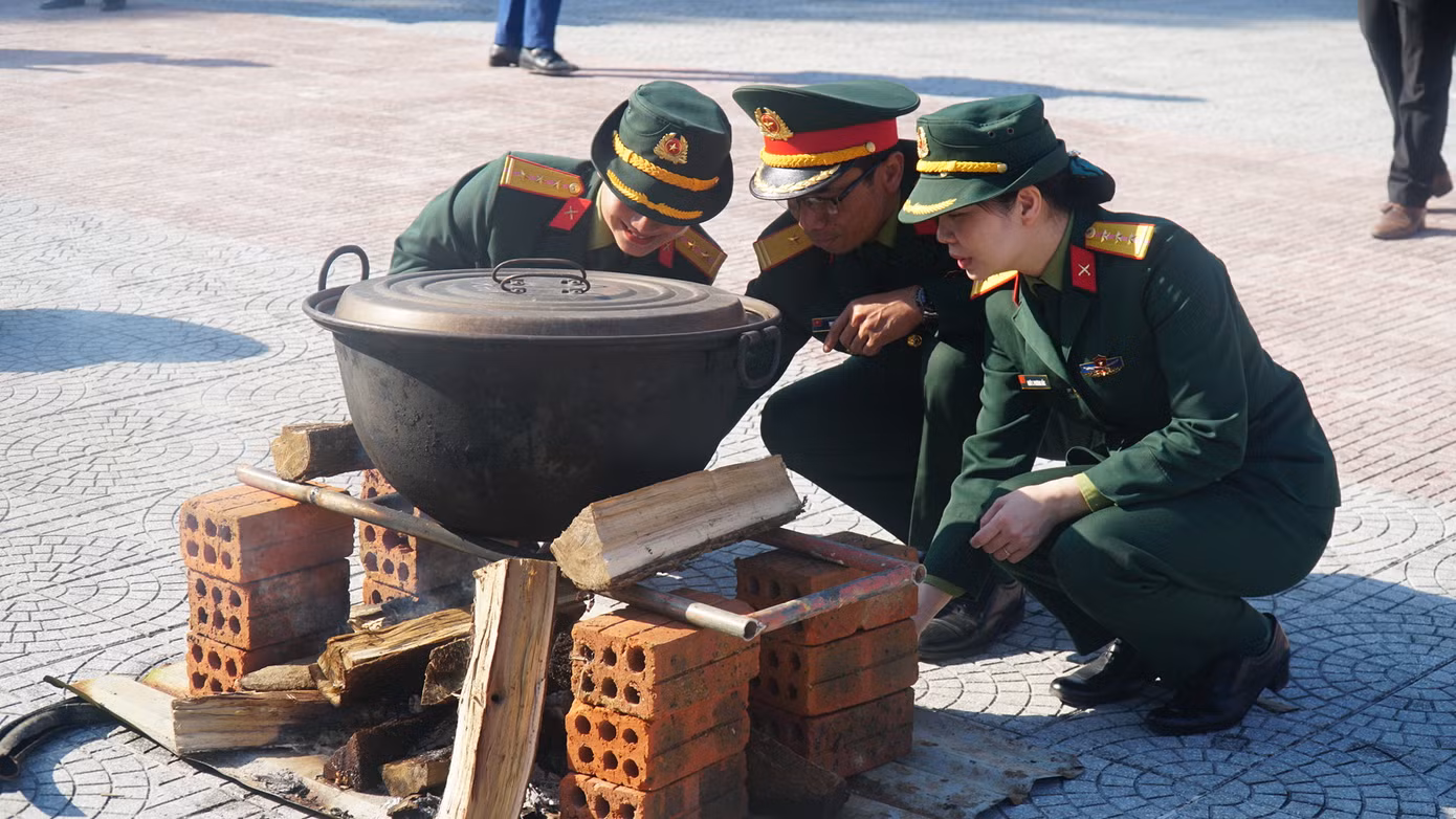 Ngày hội bánh chưng xanh vì người nghèo.
