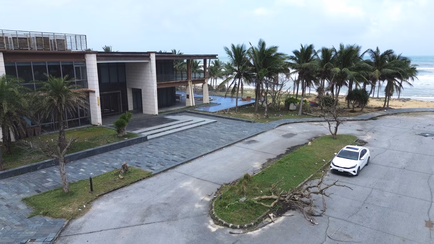Liên quan công trình dự án này, mới đây, Ban Quản lý Khu Kinh tế, Công nghiệp thành phố Huế cho biết, Công ty CP Quốc tế Minh Viễn sắp tái khởi động dự án sau nhiều năm trì trệ.