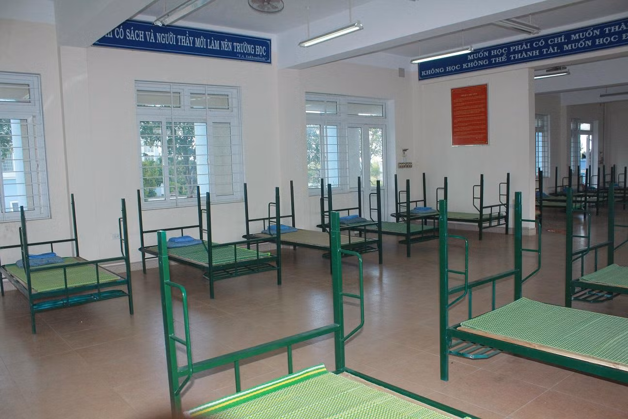 Cơ sở mới này góp phần giảm tải cho các bệnh viện dã chiến điều trị người mắc COVID-19 tại tại TT-Huế Cơ sở mới này góp phần giảm tải cho các bệnh viện dã chiến điều trị người mắc COVID-19 tại tại TT-Huế
