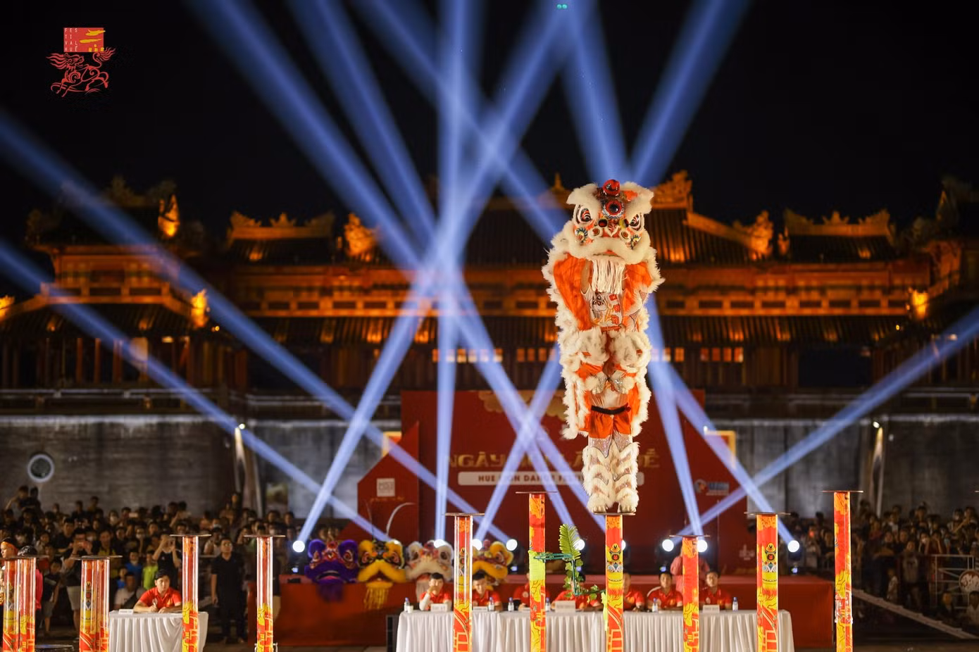Theo quan niệm truyền thống, “lân - sư - rồng” là khơi mở cho những điềm lành, vạn sự hanh thông. Lâu nay, những màn biểu diễn múa lân đã trở thành món ăn tinh thần không thể thiếu của người dân tại TT-Huế và nhiều vùng miền trên cả nước.