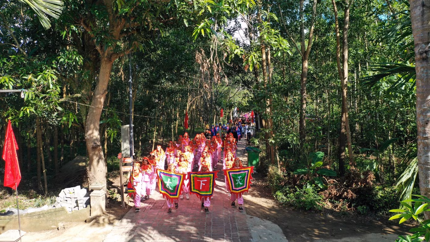 Năm nay, ngày hội “Hương xưa làng cổ” được tổ chức nằm trong khuôn khổ các hoạt động hưởng ứng Festival Huế bốn mùa năm 2023, với 3 phần chính: phần lễ, phần hội và tham quan du lịch.
