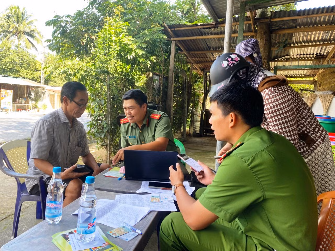 Đây là đợt cao điểm triển khai công tác tình nguyện "Ngày cuối tuần làm công an xã" tại huyện miền núi A Lưới của ĐVTN Công an TT-Huế.