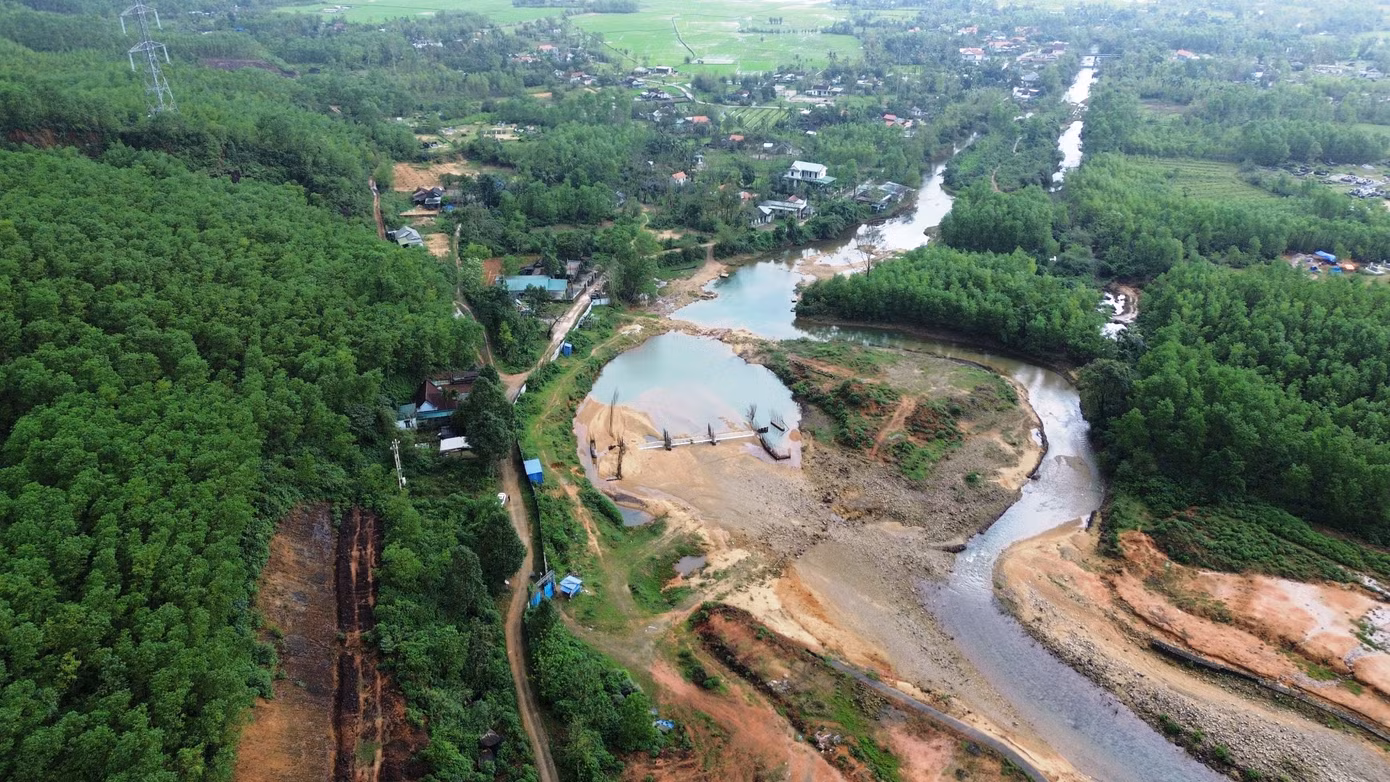Cuối những năm 1990, đầu năm 2000, khu vực suối Voi (xã Lộc Tiến, huyện Phú Lộc) được người dân địa phương sử dụng, khai thác vào mục đích làm dịch vụ du lịch sinh thái cộng đồng. Nơi đây có cảnh quan thiên nhiên đẹp, hoang sơ, núi rừng hùng vĩ, khí hậu mát mẻ, suối thác trong lành… phù hợp để tổ chức hoạt động du lịch.