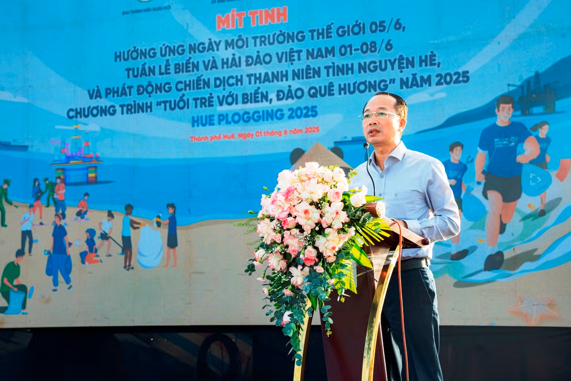 Phó Chủ tịch UBND TP Huế Phan Quý Phương kêu gọi các cơ quan, đơn vị, doanh nghiệp và người dân cùng hành động vì môi trường.