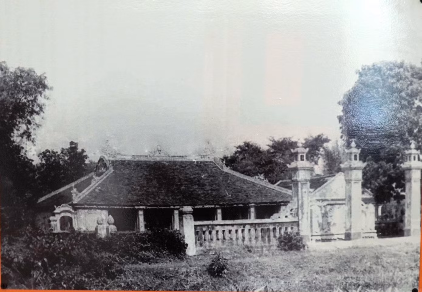 Đình làng Bàn Môn, xã Lộc An (huyện Phú Lộc, TT-Huế), nơi tập trung huấn luyện tự vệ chiến đấu để chuẩn bị lực lượng giành chính quyền về tay nhân dân. Ảnh: N.V (chụp lại)