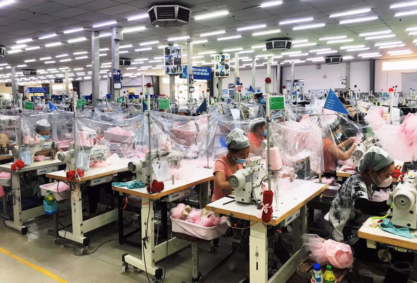 TT-Huế hướng tới phục hồi, phát triển nhanh sản xuất kinh doanh, gắn với triển khai hiệu quả các chính sách hỗ trợ doanh nghiệp, hợp tác xã, hộ kinh doanh