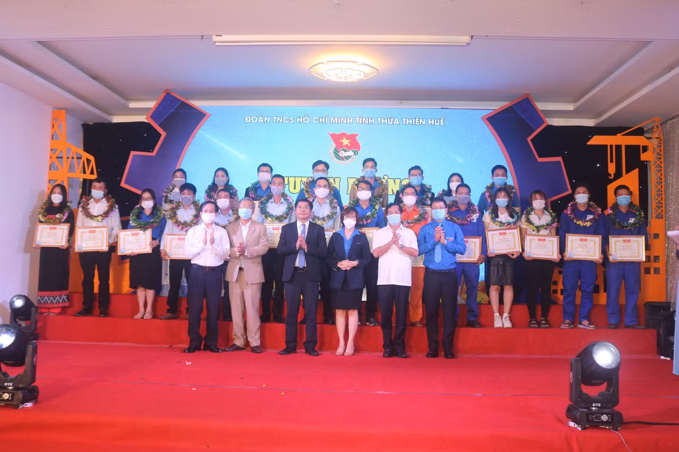 Những gương mặt tiêu biểu được khen thưởng tại chương trình tuyên dương “Người thợ trẻ giỏi và cán bộ, công chức, viên chức trẻ giỏi” toàn tỉnh TT-Huế năm 2021