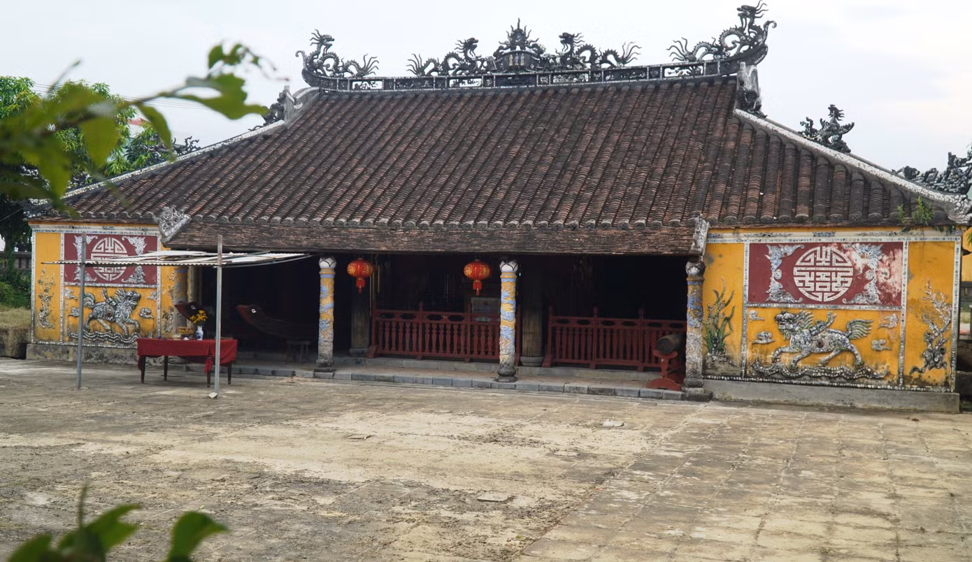 Nhà lưu niệm Bác Hồ tại Dương Nỗ và đình làng Dương Nỗ (phường Dương Nỗ, quận Thuận Hóa, Huế) đến nay đều đã được xếp hạng di tích quốc gia đặc biệt.