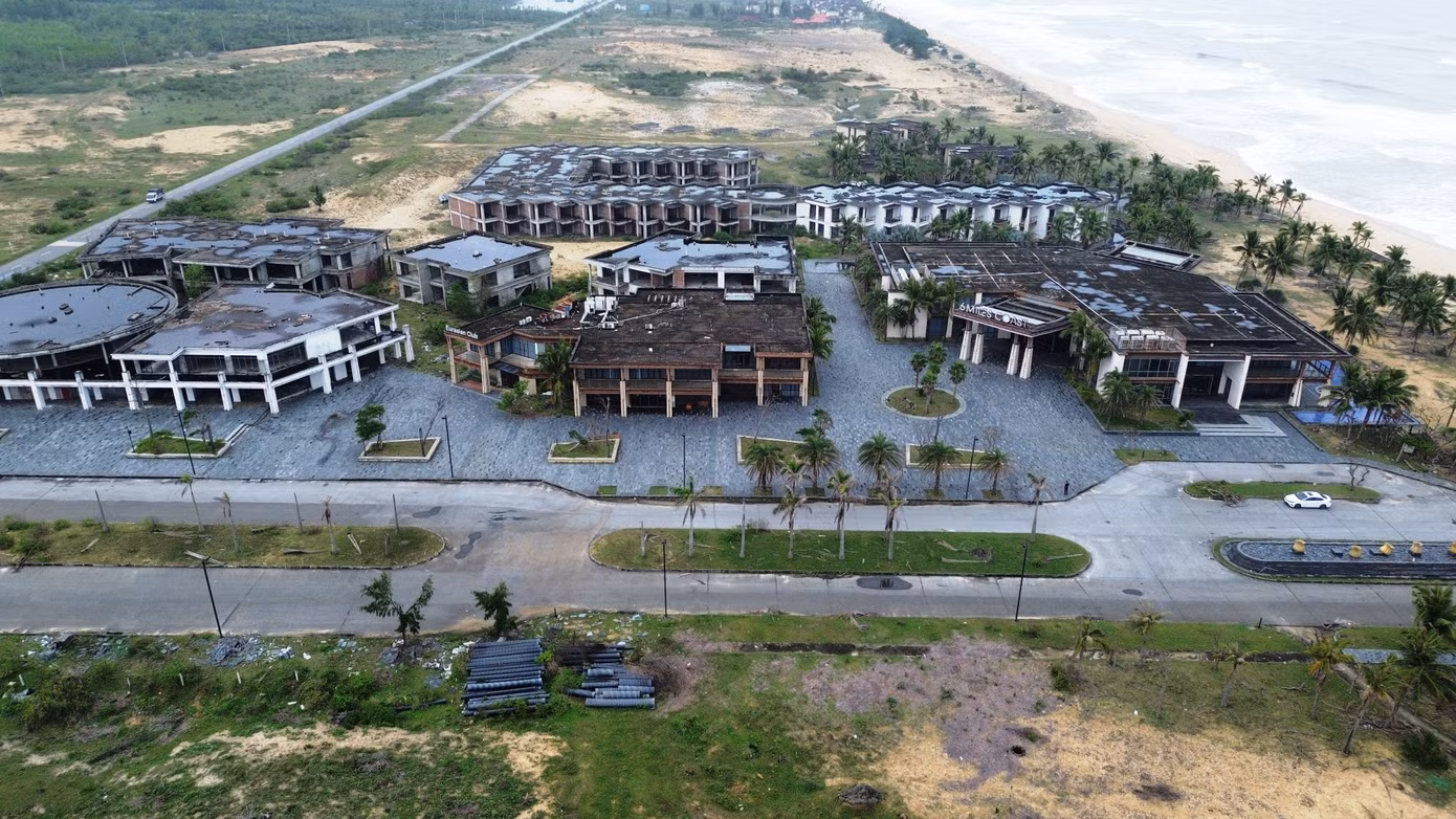 “Sau khi nhà đầu tư có báo cáo đầy đủ và cũng như có kế hoạch triển khai trở lại dự án, Ban sẽ xem xét và làm việc lại với doanh nghiệp, nhằm giúp chủ đầu tư đẩy nhanh tiến độ triển khai dự án này”, ông Hinh cho biết thêm.