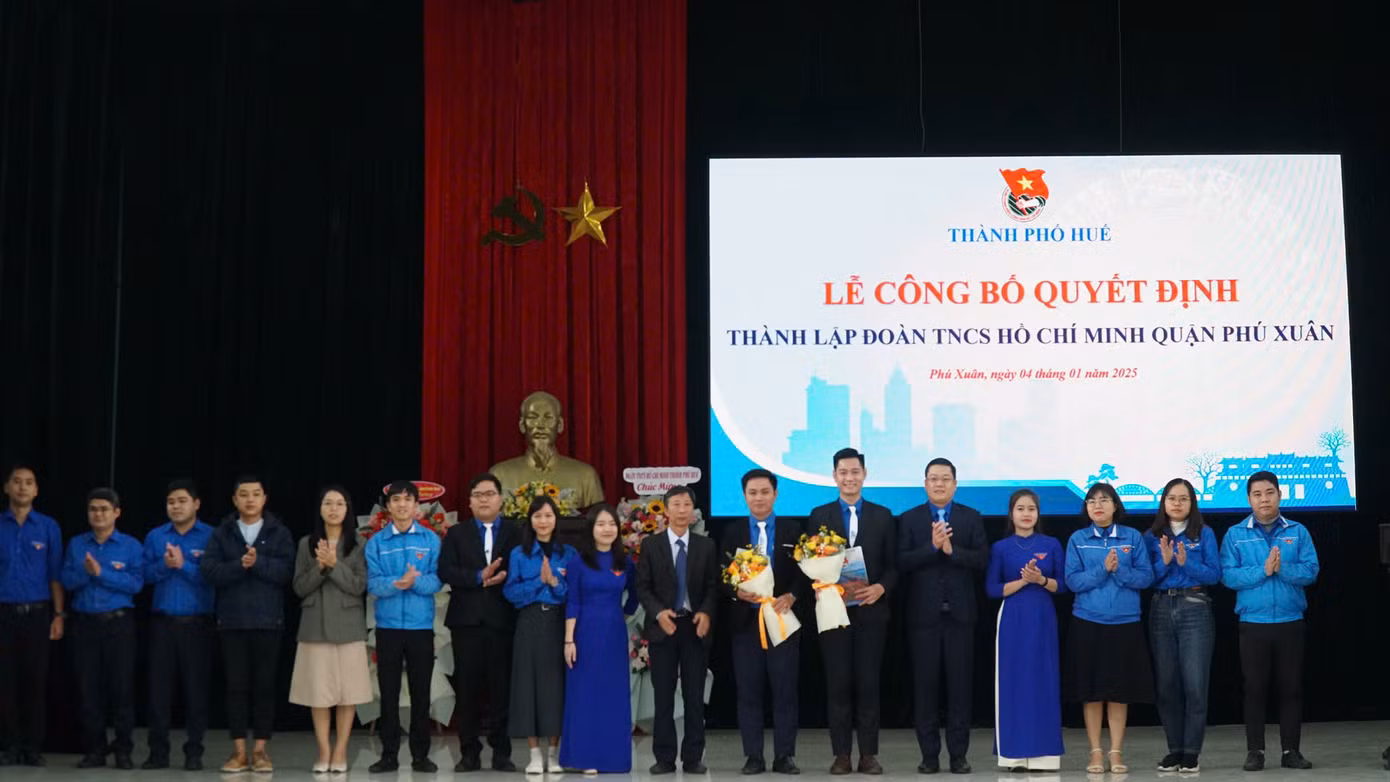 Ra mắt Ban Chấp hành lâm thời Quận Đoàn Phú Xuân, TP. Huế. Ra mắt Ban Chấp hành lâm thời Quận Đoàn Phú Xuân, TP. Huế.