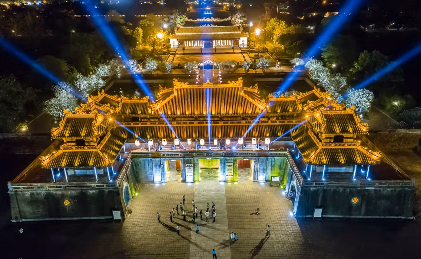 Đại nội Huế về đêm. Ảnh: TTBTDTCĐ Huế.