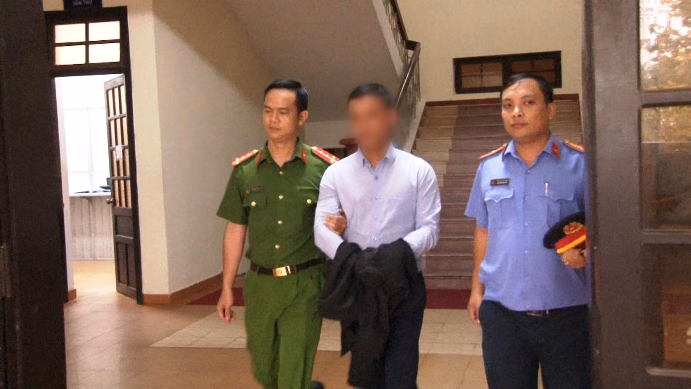 Bắt tạm giam đối tượng Giang. Ảnh: CACC