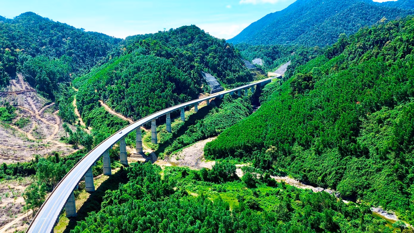 Tuyến cao tốc La Sơn - Hòa Liên triển khai trên chiều dài khoảng 60km.