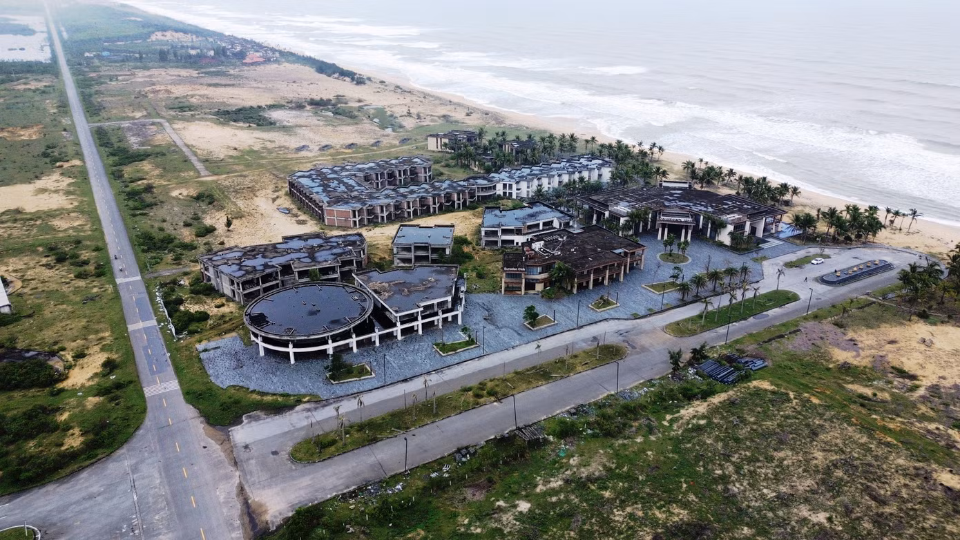 Dự án thực hiện trên tổng diện tích đất ven biển Lăng Cô rộng 110ha, với tổng vốn đầu tư hơn 2 tỷ USD (phát triển qua 6 giai đoạn và đa dạng loại hình).