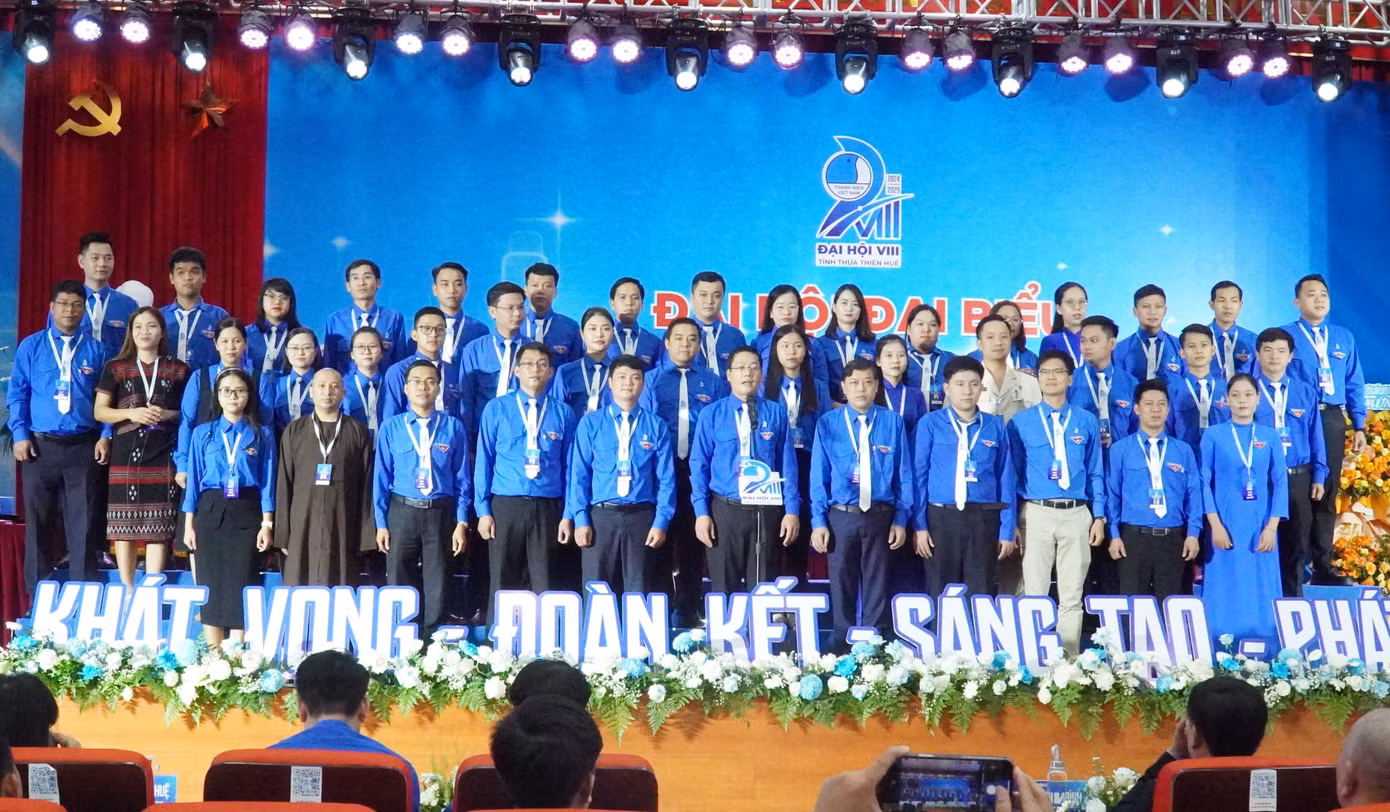 43 thành viên tham gia Ủy ban Hội LHTN Việt Nam tỉnh TT-Huế khóa VIII. 43 thành viên tham gia Ủy ban Hội LHTN Việt Nam tỉnh TT-Huế khóa VIII.