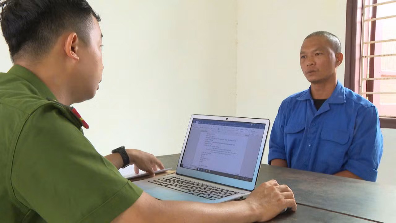 Công an lấy lời khai đối với Hồ Văn Phương Tâm.
