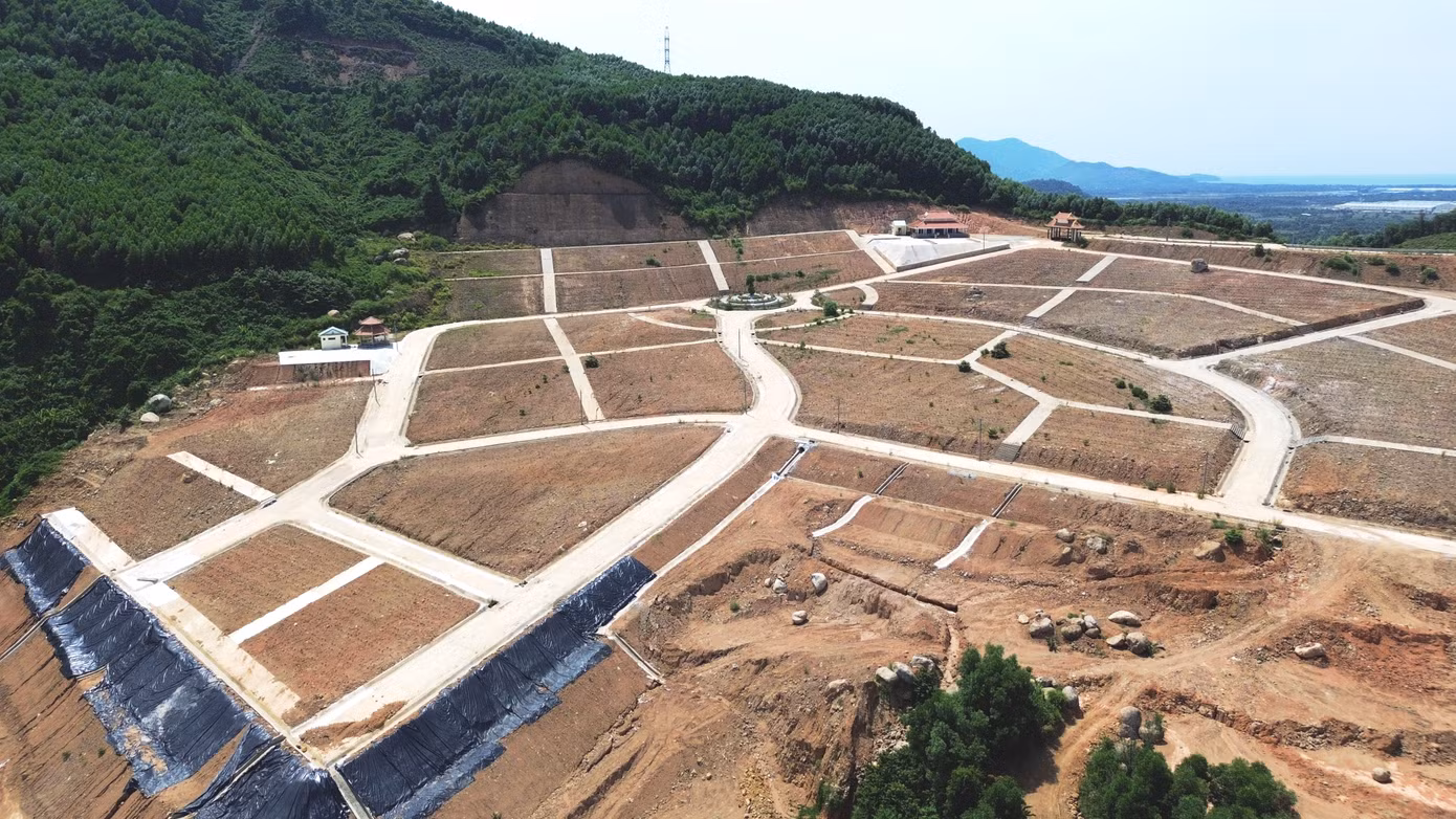 Tháng 6/2024, HĐND tỉnh TT-Huế thông qua nghị quyết cho phép chuyển mục đích rừng sang mục đích khác tại dự án nghĩa trang Trường Đồng. Dự án cũng được UBND tỉnh chấp nhận nộp tiền trồng rừng thay thế diện tích rừng chuyển sang mục đích khác, với số tiền hơn 2,6 tỷ đồng.