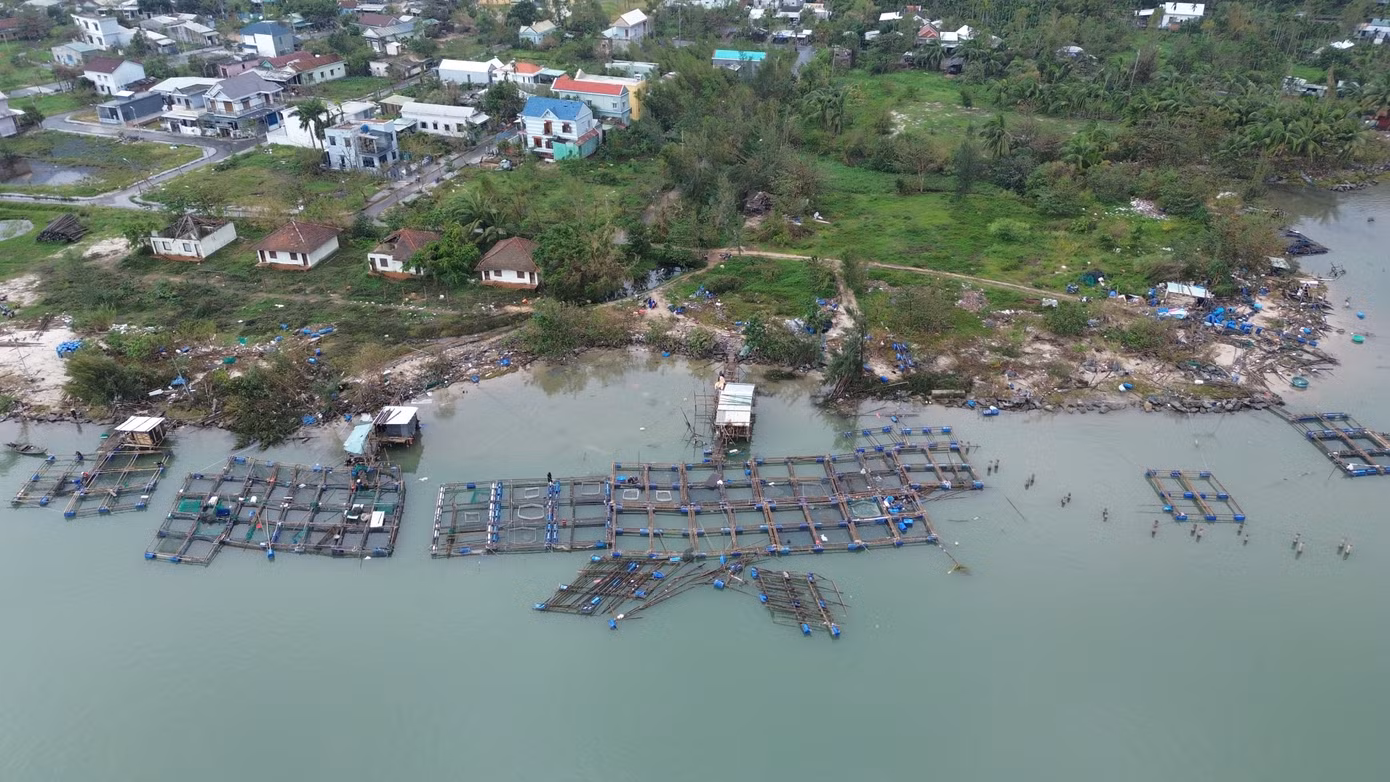 Ông Nguyễn Văn Nhân còn cho biết từ những thiệt hại nặng nề như hiện nay đối với ngành thủy sản địa phương, chính quyền thị trấn kiến nghị cơ quan chuyên môn, ngành nông nghiệp, Chi cục Thủy sản tỉnh Thừa Thiên-Huế có hướng dẫn về quy cách lồng bè nuôi cá chịu được thiên tai gió bão và có phương án hỗ trợ con giống. Đồng thời, có chính sách hỗ trợ nguồn vốn, gia hạn vốn vay để người dân khôi phục sản xuất, tái phục hồi sinh kế.