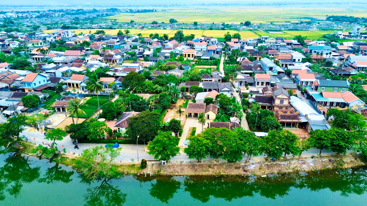 Dương Nỗ còn là vùng đất hiếu học, nơi có đình làng cổ, có người từng đỗ đạt tiến sĩ thời Nguyễn, và nhiều nhà thờ họ được gìn giữ nguyên vẹn. Trong đó, nổi tiếng là “Thất tộc từ đường” - ngôi nhà thờ họ thờ 7 họ lớn, có công với làng nước ở đất Dương Nỗ. Các thiết chế văn hóa cộng đồng này góp phần gắn kết tình nghĩa xóm làng, đề cao đạo nghĩa, tinh thần đoàn kết, hiếu học, sự cống hiến công sức, trí tuệ cho cộng đồng, xã hội.