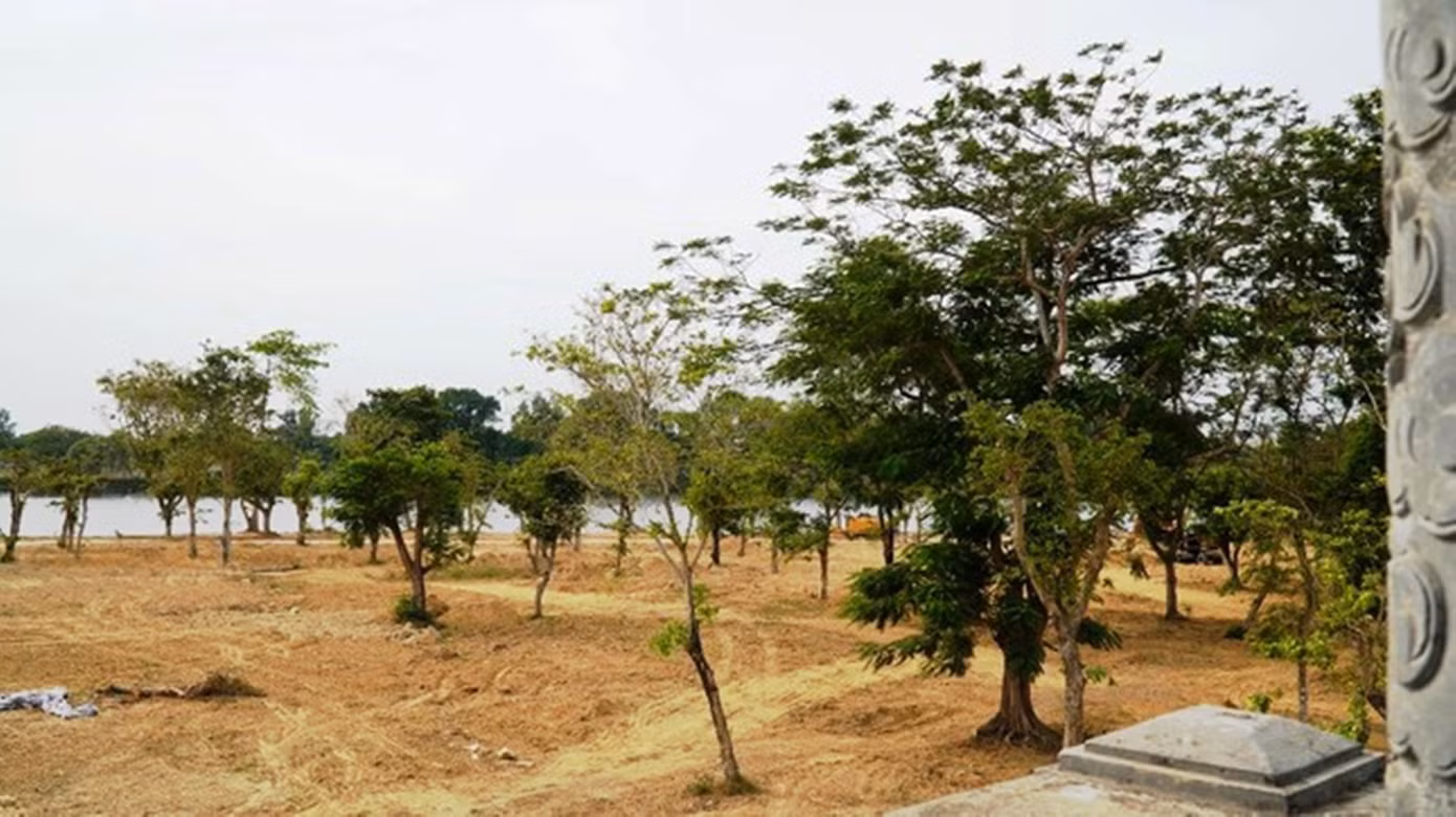 Phạm vi của dự án là khu vực công viên hai bên bờ sông Hương từ cầu Dã Viên đến cầu Trường Tiền
