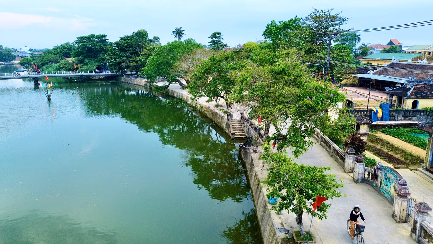 Với sông Hương thơ mộng chảy qua và dòng Phổ Lợi êm đềm ôm lấy xóm làng, Dương Nỗ là nơi giao hòa giữa thiên nhiên và lịch sử; nơi hội tụ của lịch sử, văn hóa, dân cư, cùng yếu tố tự nhiên. Trở về Dương Nỗ hôm nay, đó như là sự tìm về một vùng ký ức, tìm về một phần căn cốt di sản đặc biệt của Huế.